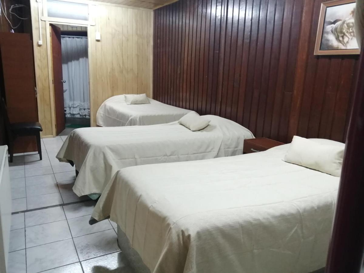 Hostal Copiapo Puerto Montt Ruang foto