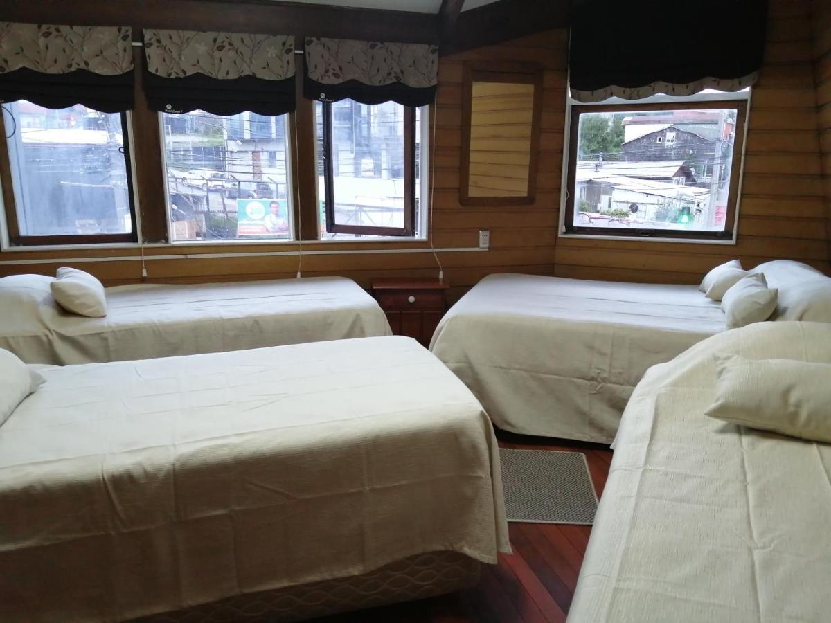 Hostal Copiapo Puerto Montt Ruang foto