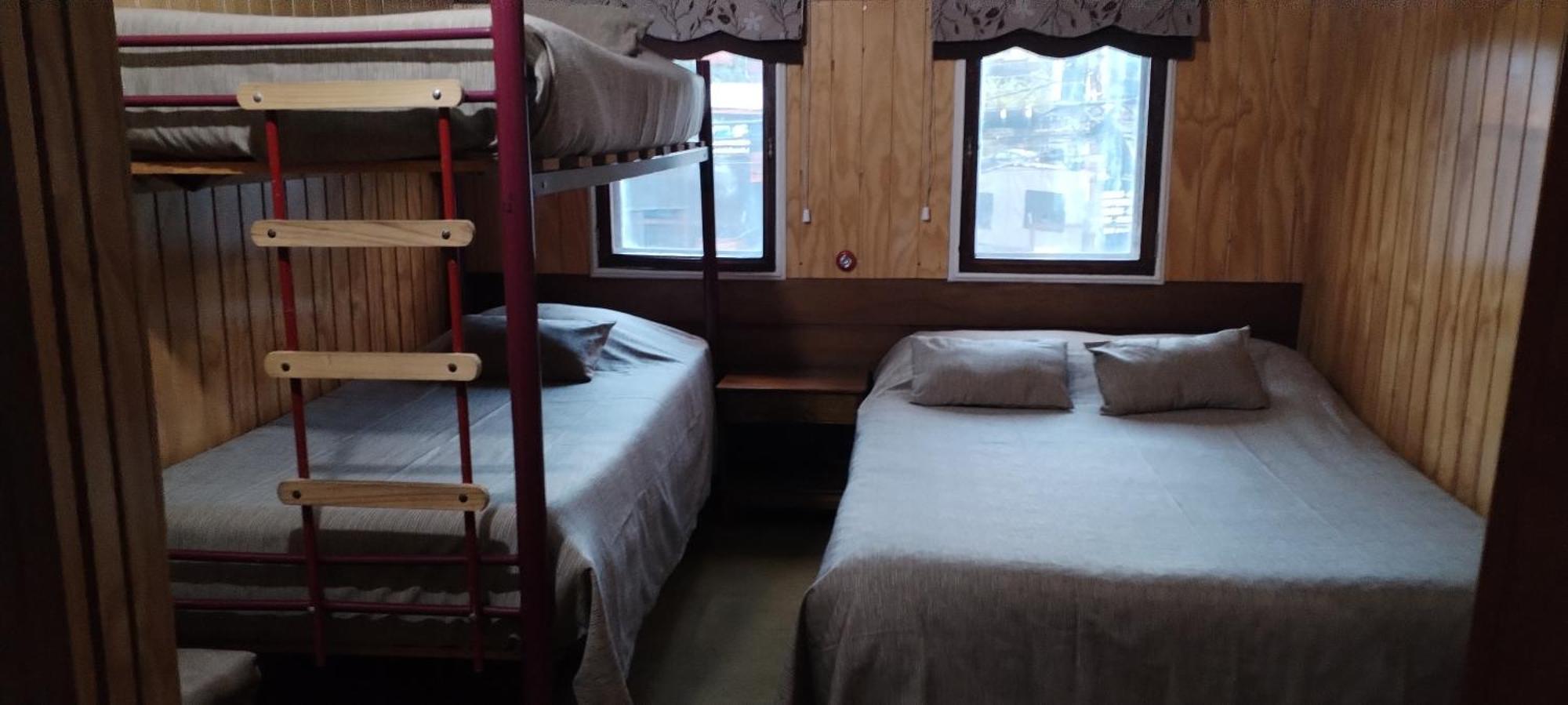 Hostal Copiapo Puerto Montt Ruang foto