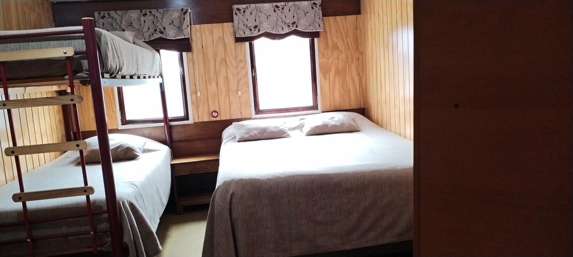 Hostal Copiapo Puerto Montt Ruang foto